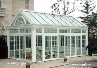 愛德華式尖頂陽光房