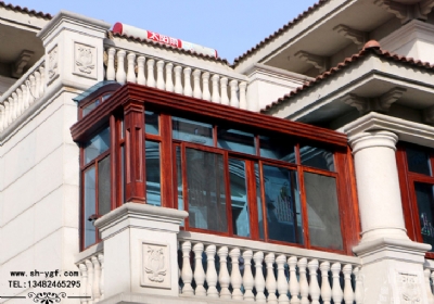 圓弧露臺(tái)陽(yáng)光房